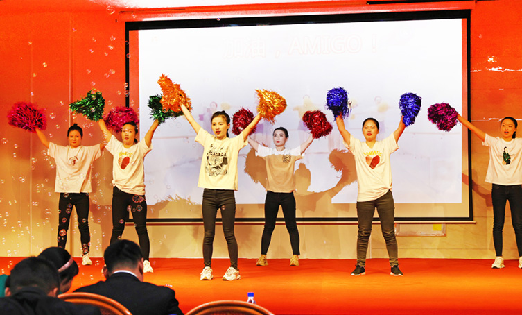 ?；⒂?，活力綻放！天泉藥業(yè)2022年春節(jié)聯(lián)歡會(huì)激情上演！